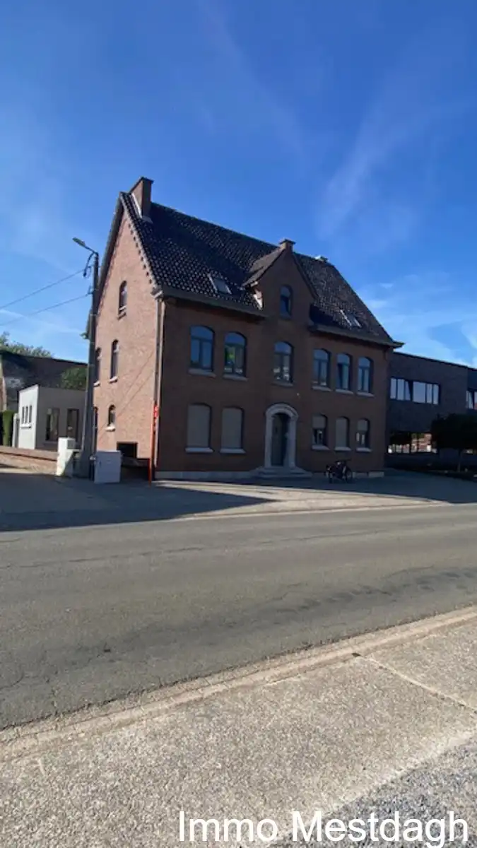Prachtig gerenoveerd duplex appartement met terras in centrum Rummen foto 2