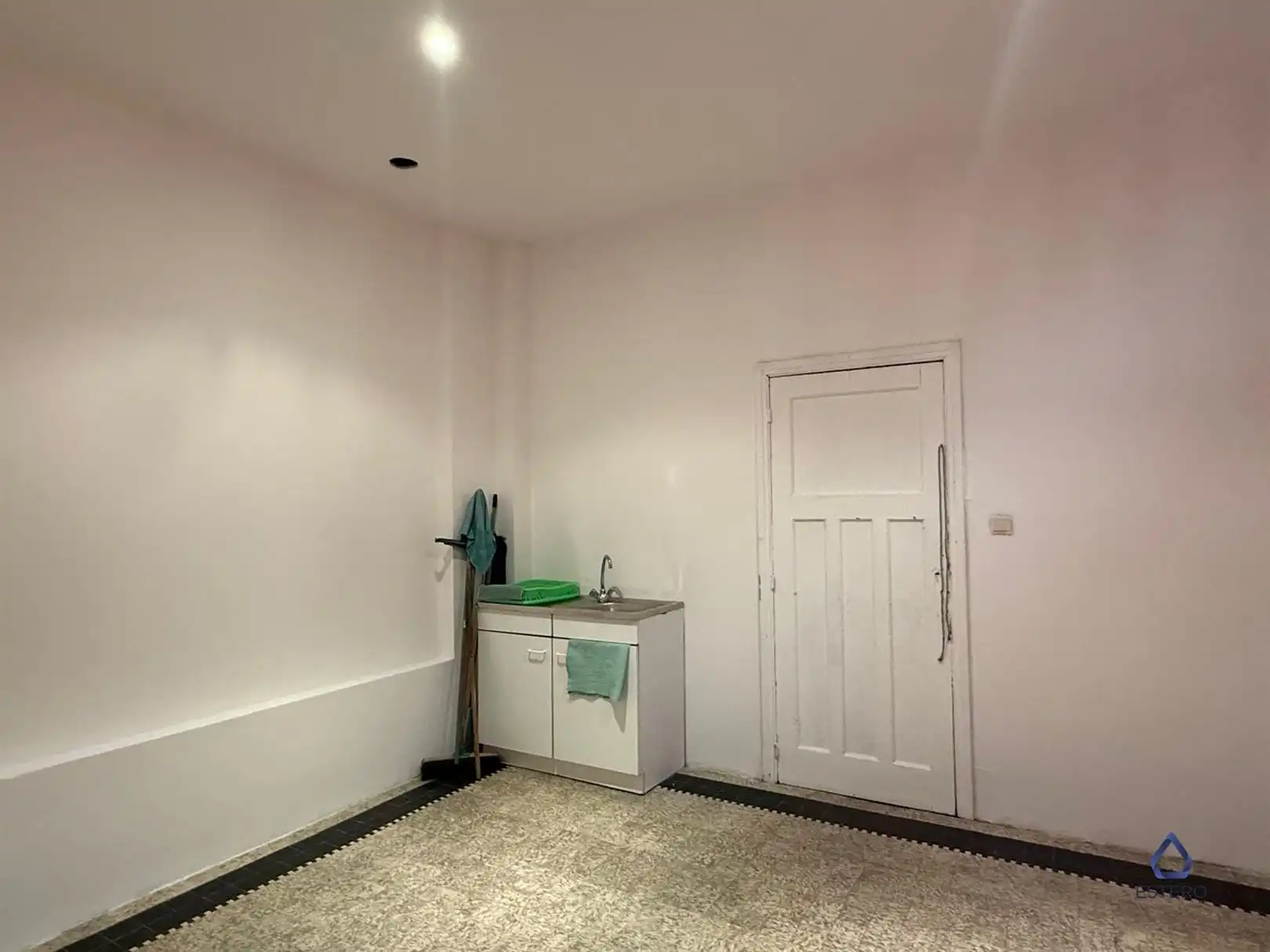 Multifunctionele bergruimte privatief te Lessen foto 4