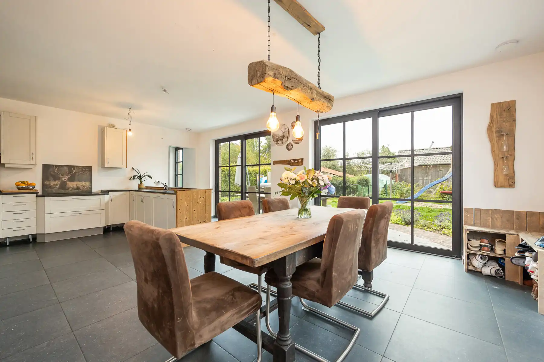 Karaktervolle gerenoveerde woning op een perceel van ca 780 m². foto 6