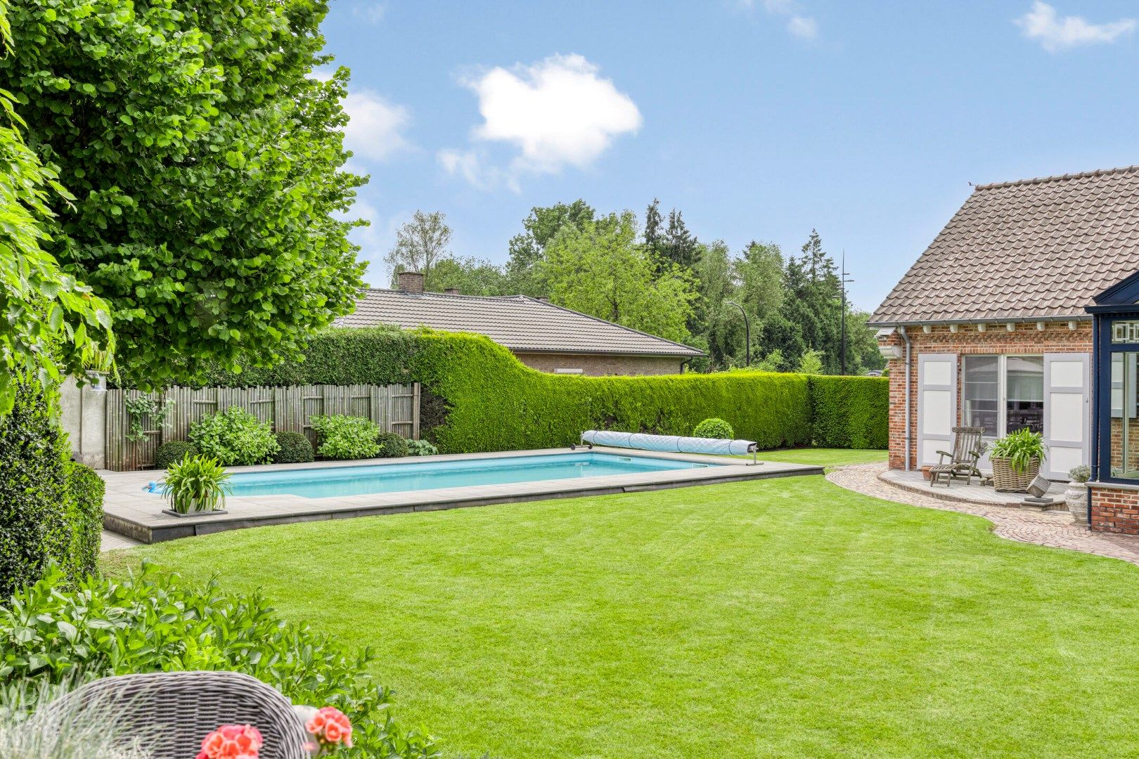 Ruime goed onderhouden woning op een prachtig perceel met praktijk mogelijkheid foto 30