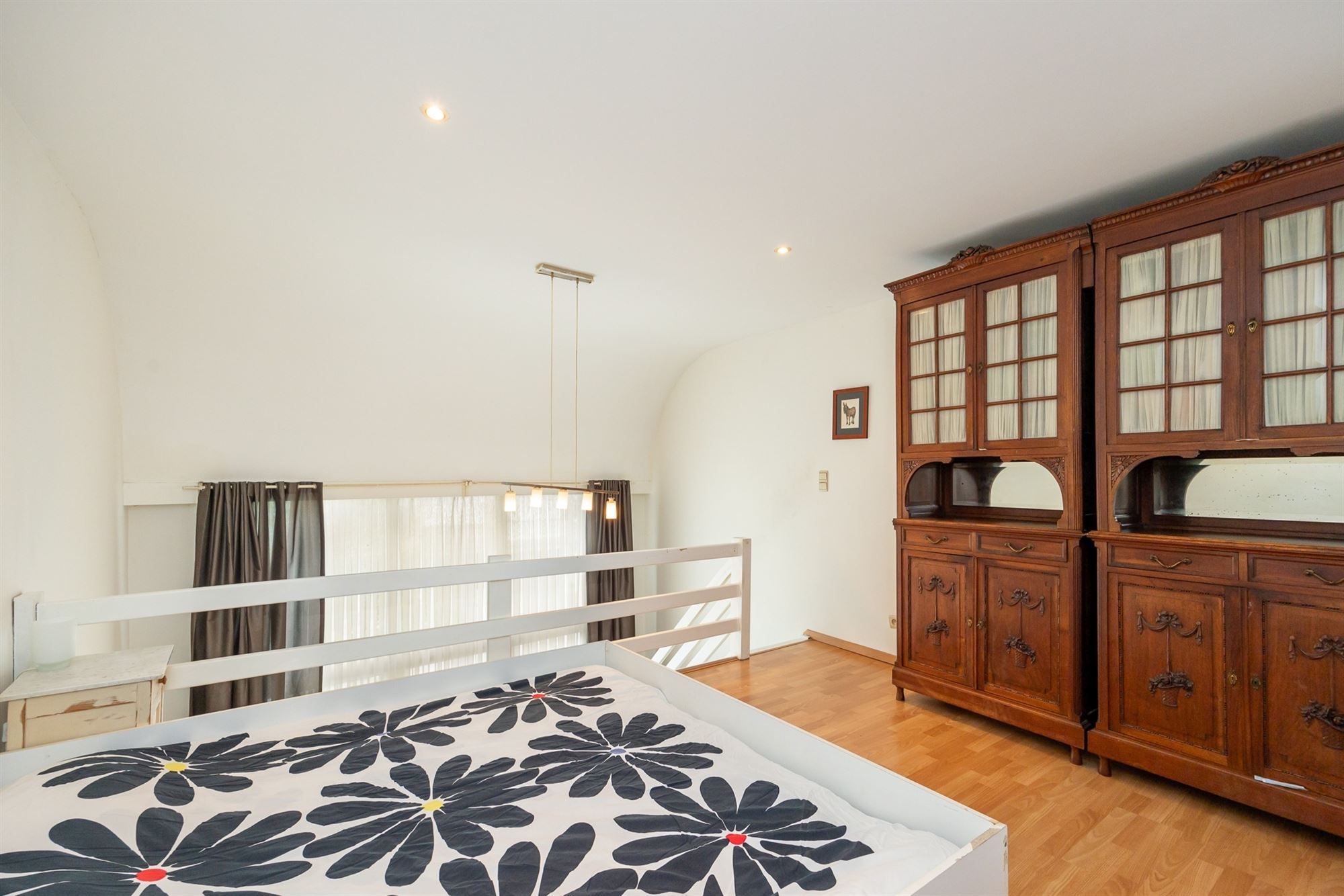 Woning met garage/ruime opslagplaats foto 9