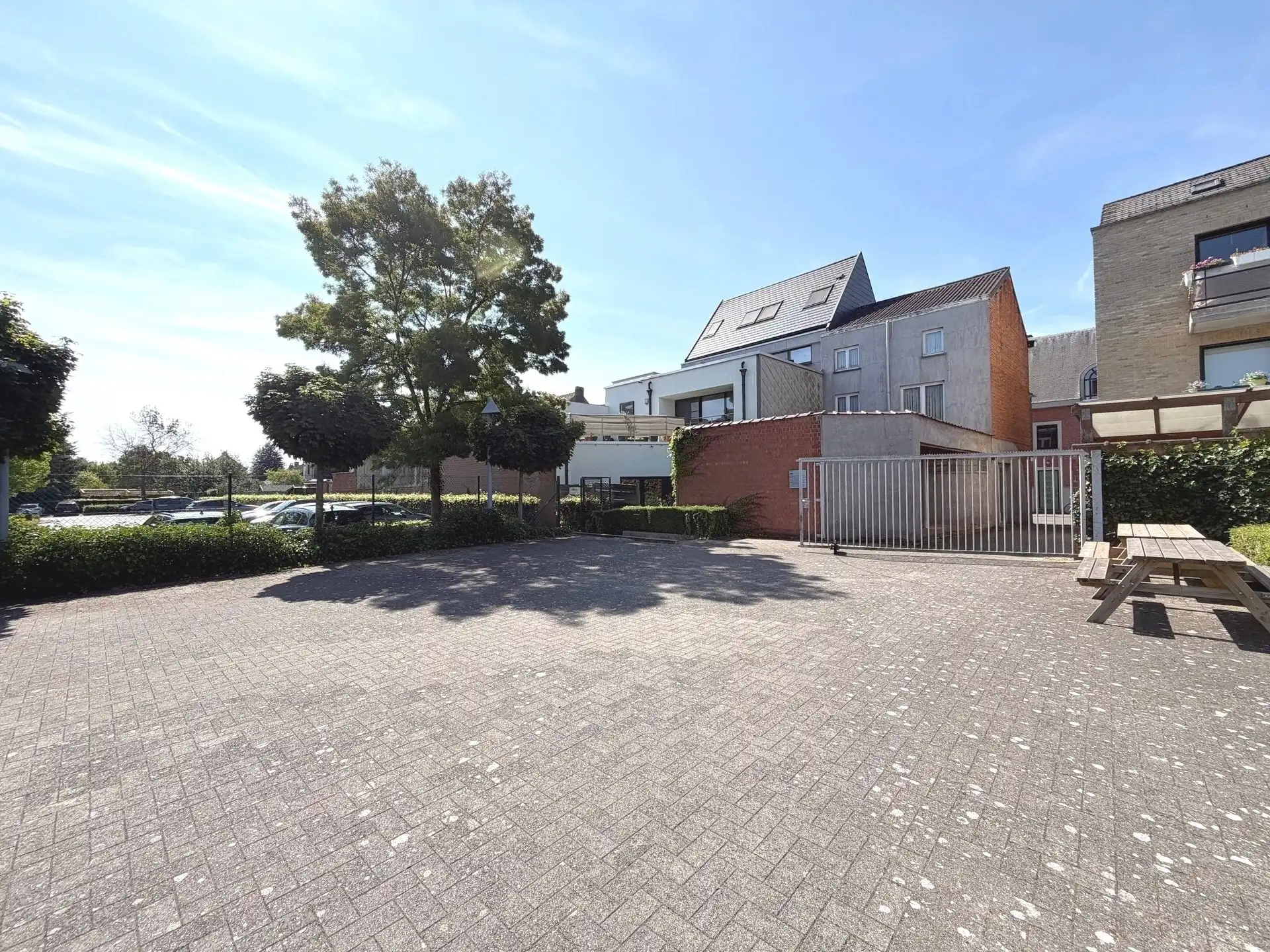 centraal gelegen appartement met zich op markt van Stekene foto 10