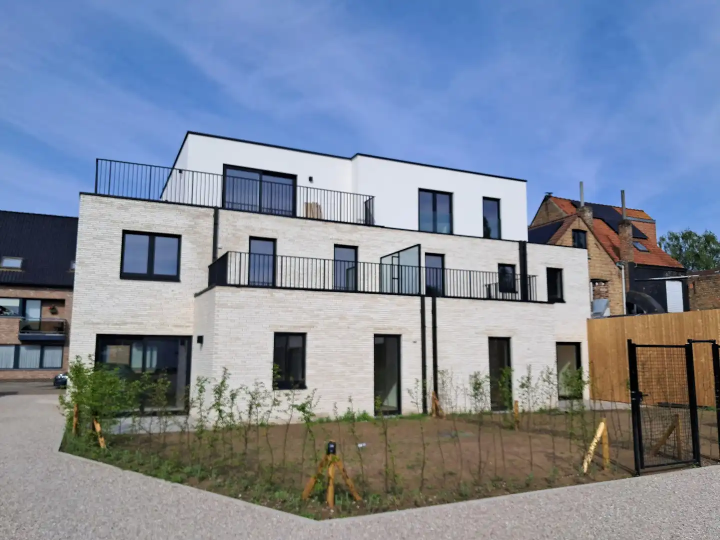 Ruim appartement met 2 terrassen! foto 16