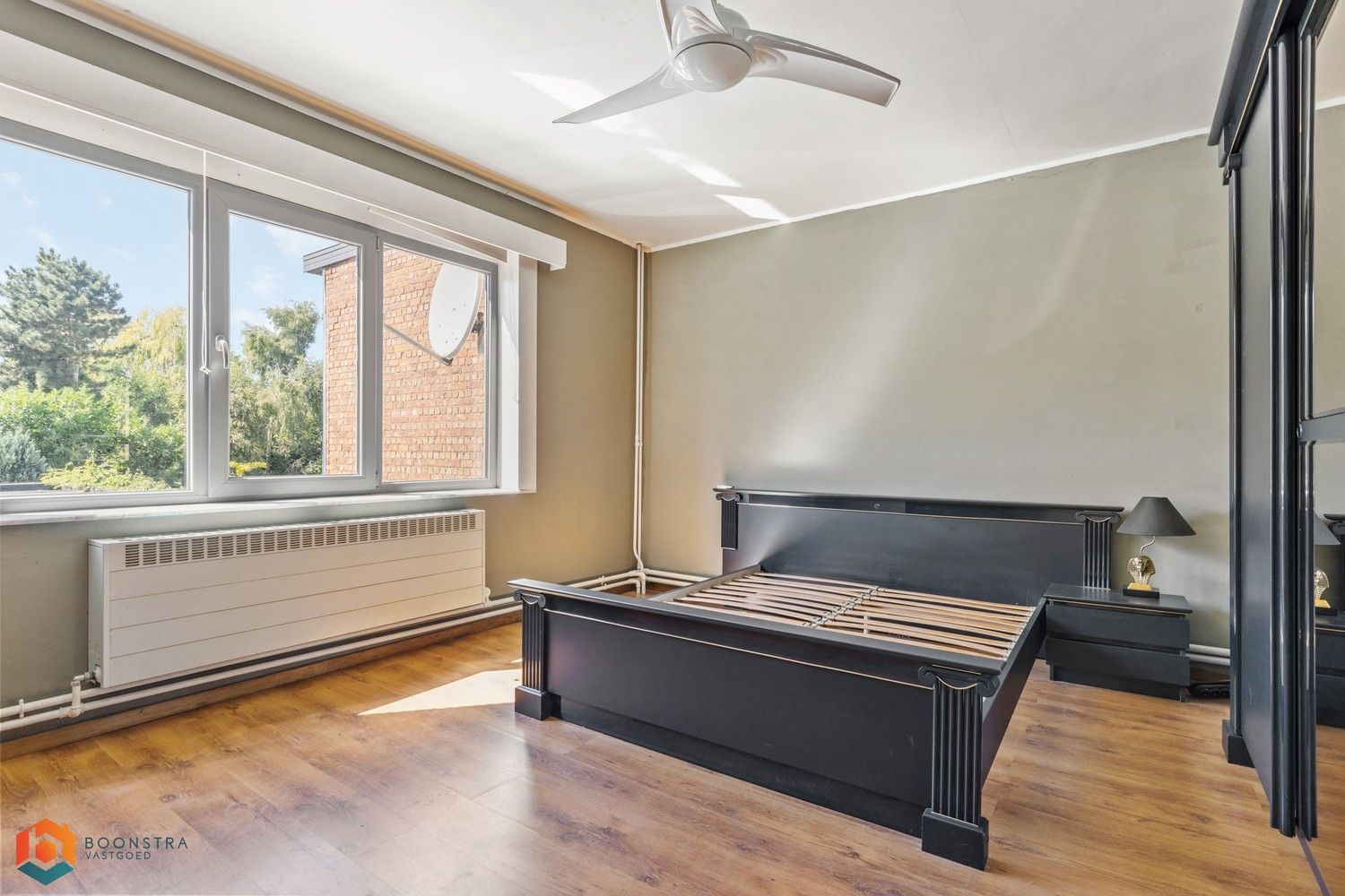 Ruime woning met handelsruimte en grote garage / werkplaats foto 18