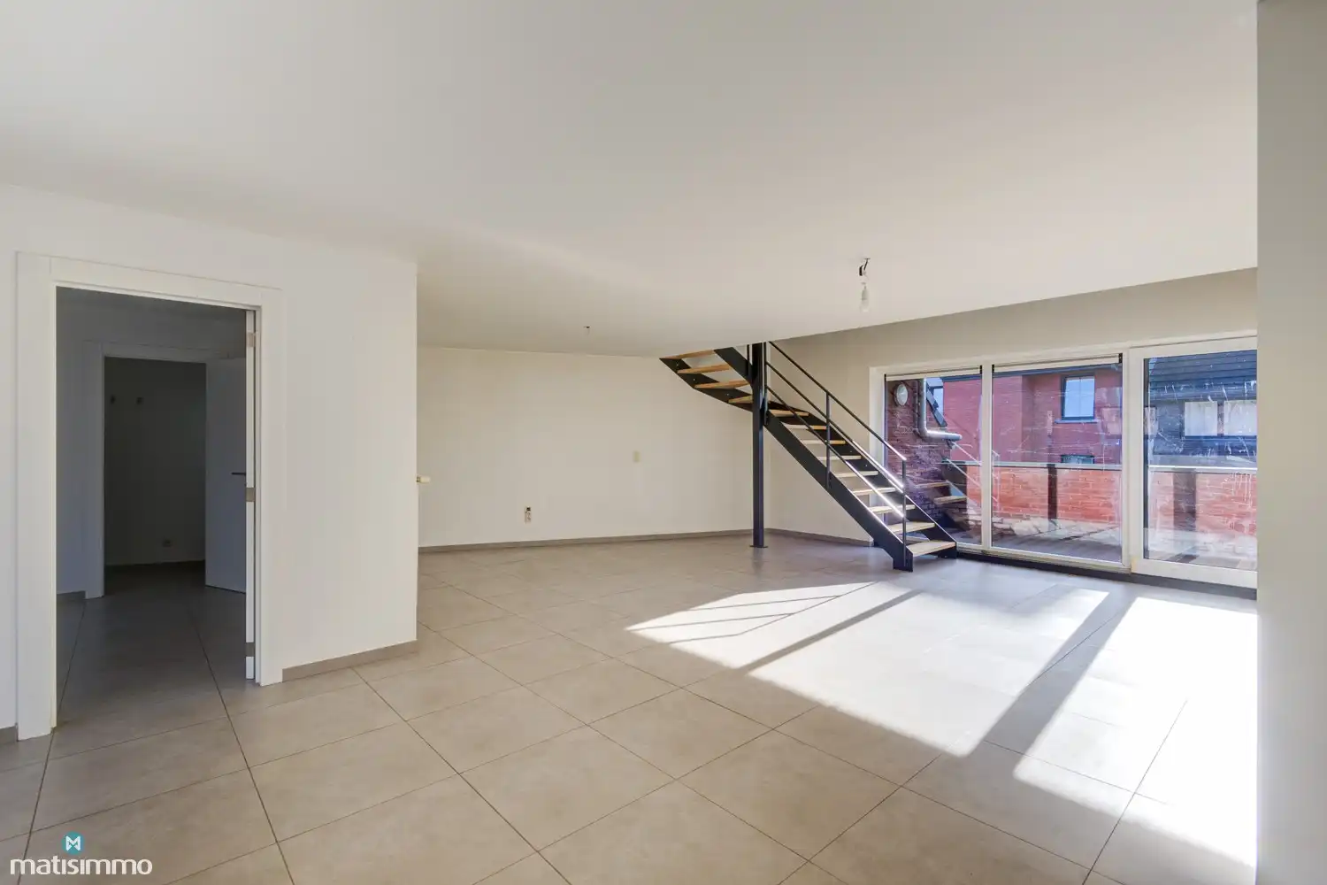 DUPLEXAPPARTEMENT MET 3 SLAAPKAMERS, TERRAS EN ONDERGRONDSE AUTOSTAANPLAATS NABIJ HET CENTRUM VAN BILZEN foto 8