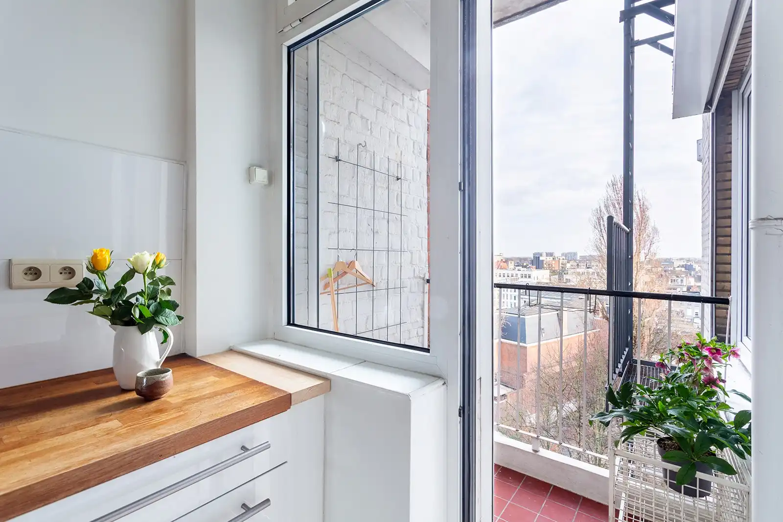 Instapklaar appartement met prachtig uitzicht foto 18