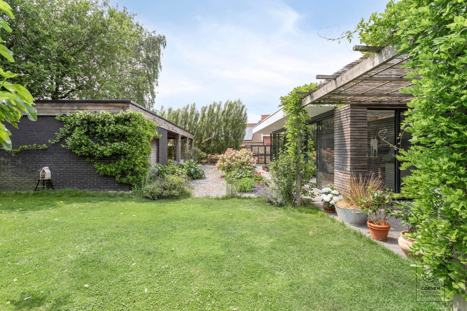Prachtig, instapklare laagbouwwoning met 4 slaapkamer op een perceel van 995 m²! foto 21