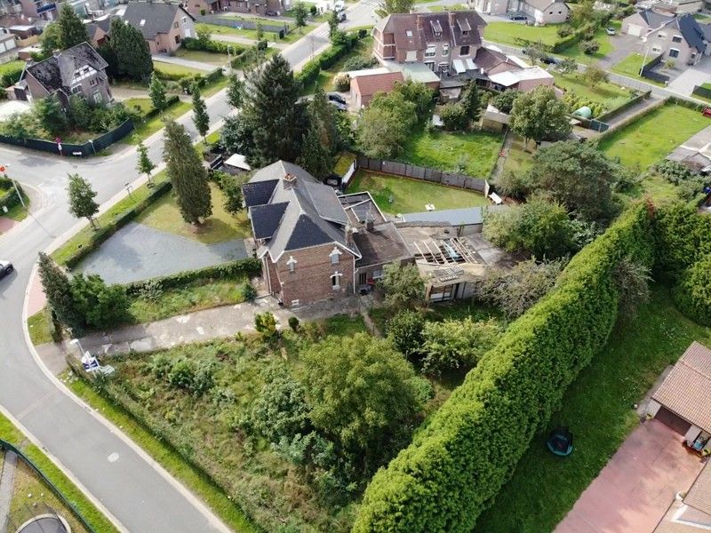 Authentieke Cité woning op perceel van maar liefst 11a25ca groot foto 31