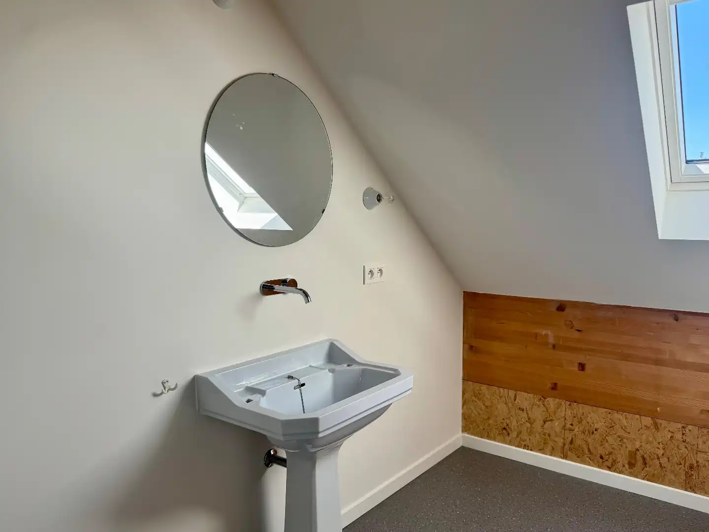 TE HUUR - Op zoek naar een ruim appartement in hartje Merchtem? Welkom Home! foto 18