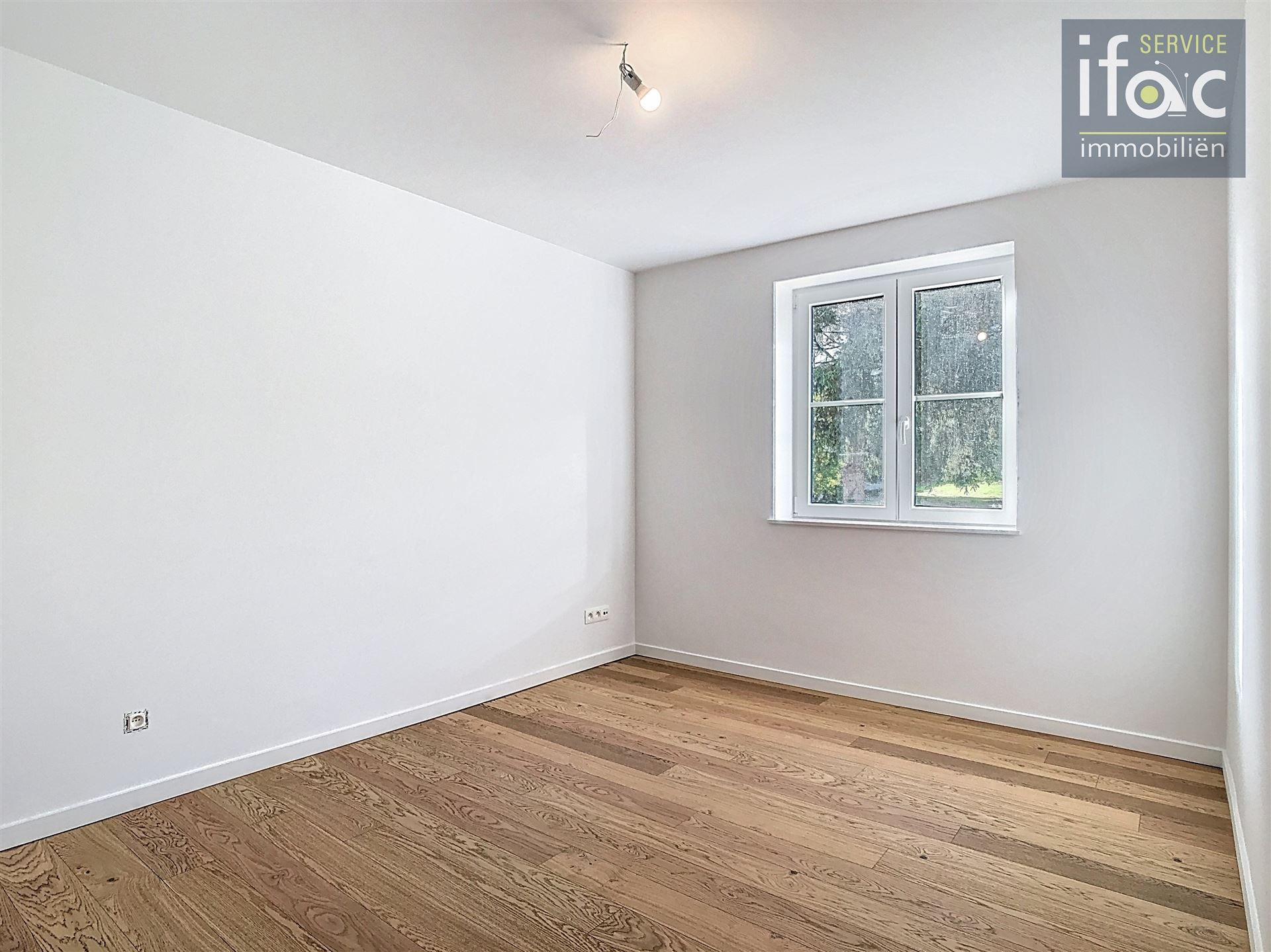 Nieuwbouwwoning met 4 slaapkamers, 2 badkamers en tuin. foto 20