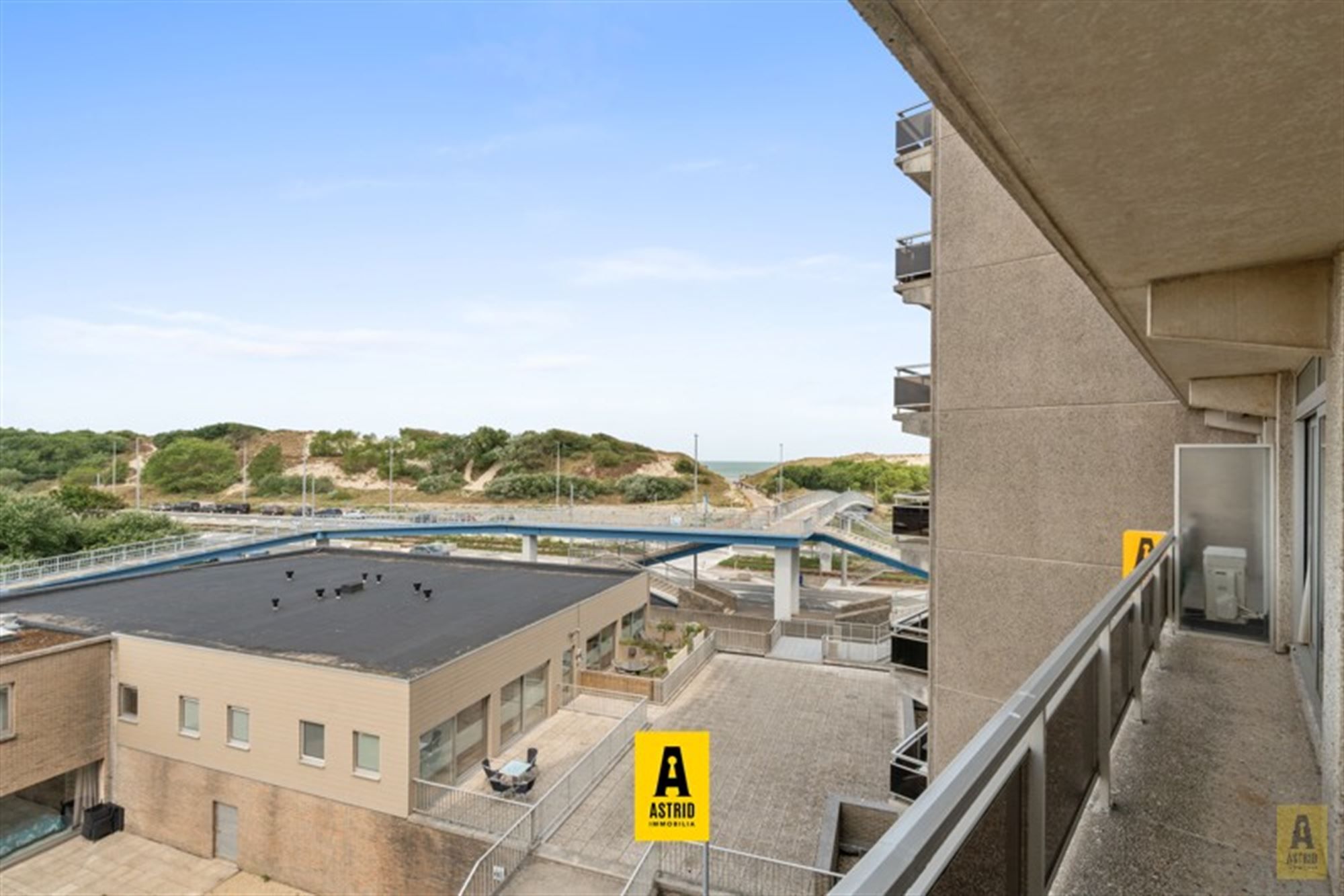 Zonnig appartement op toplocatie met mooie zicht in Bredene! foto 3