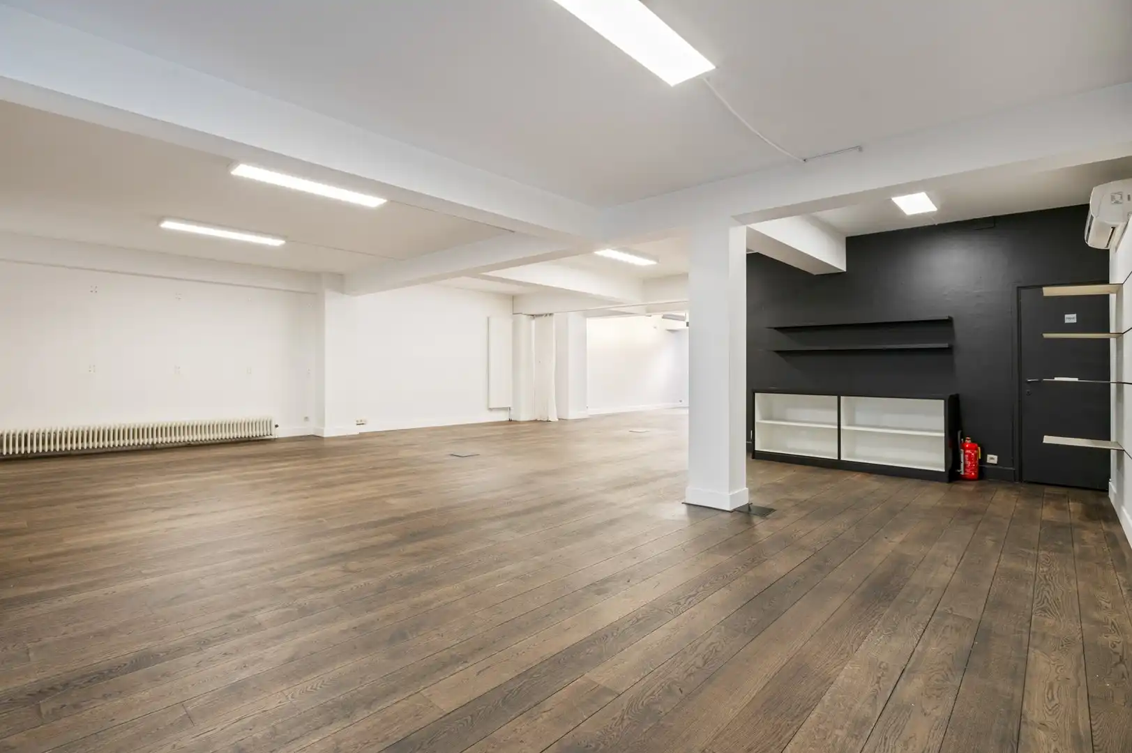 Handelsgelijkvloers met hoge visibiliteit op Bredabaan foto 5