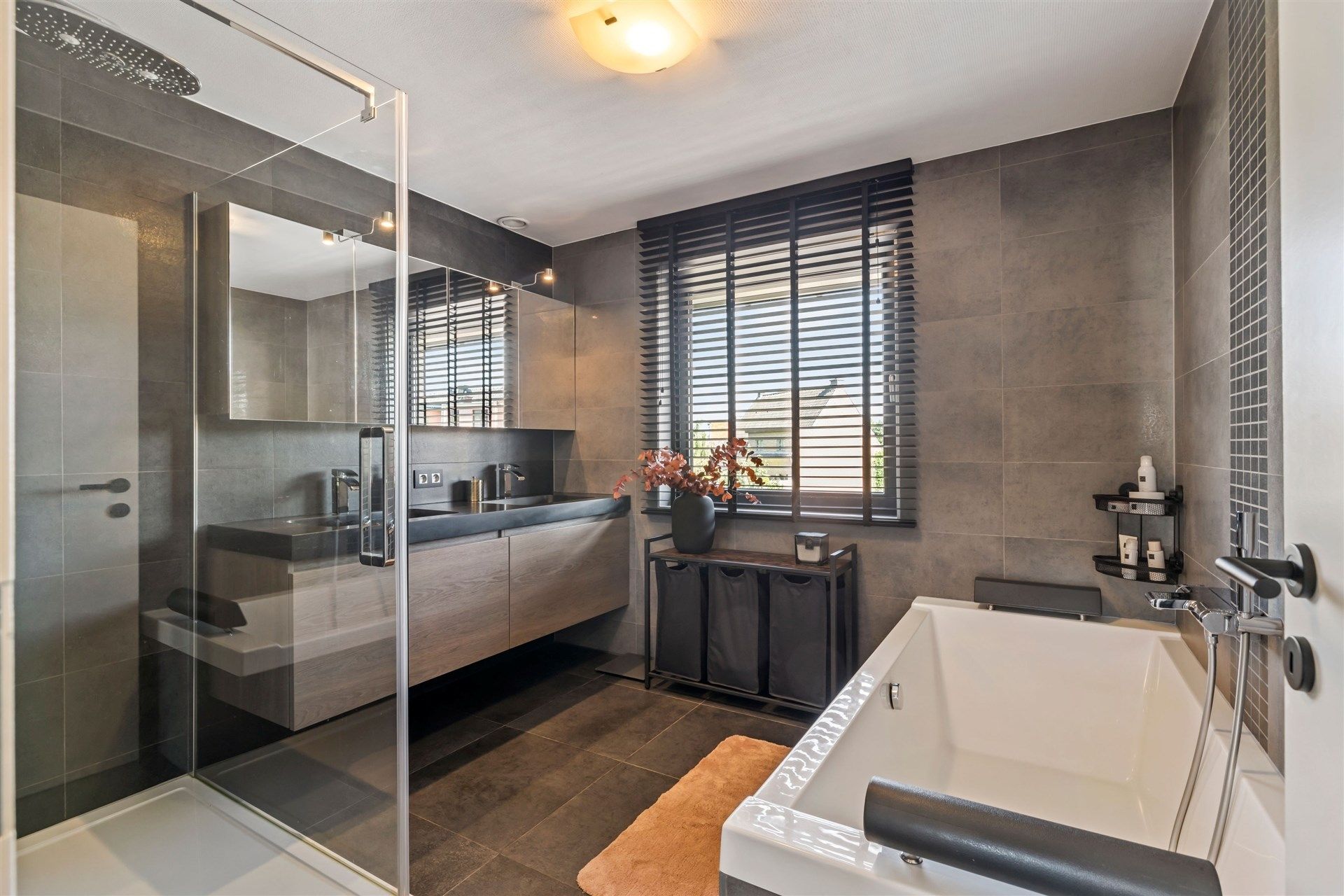 Uitstekende gezinswoning met 4 slaapkamers gelegen in een kindvriendelijke woonwijk foto 17