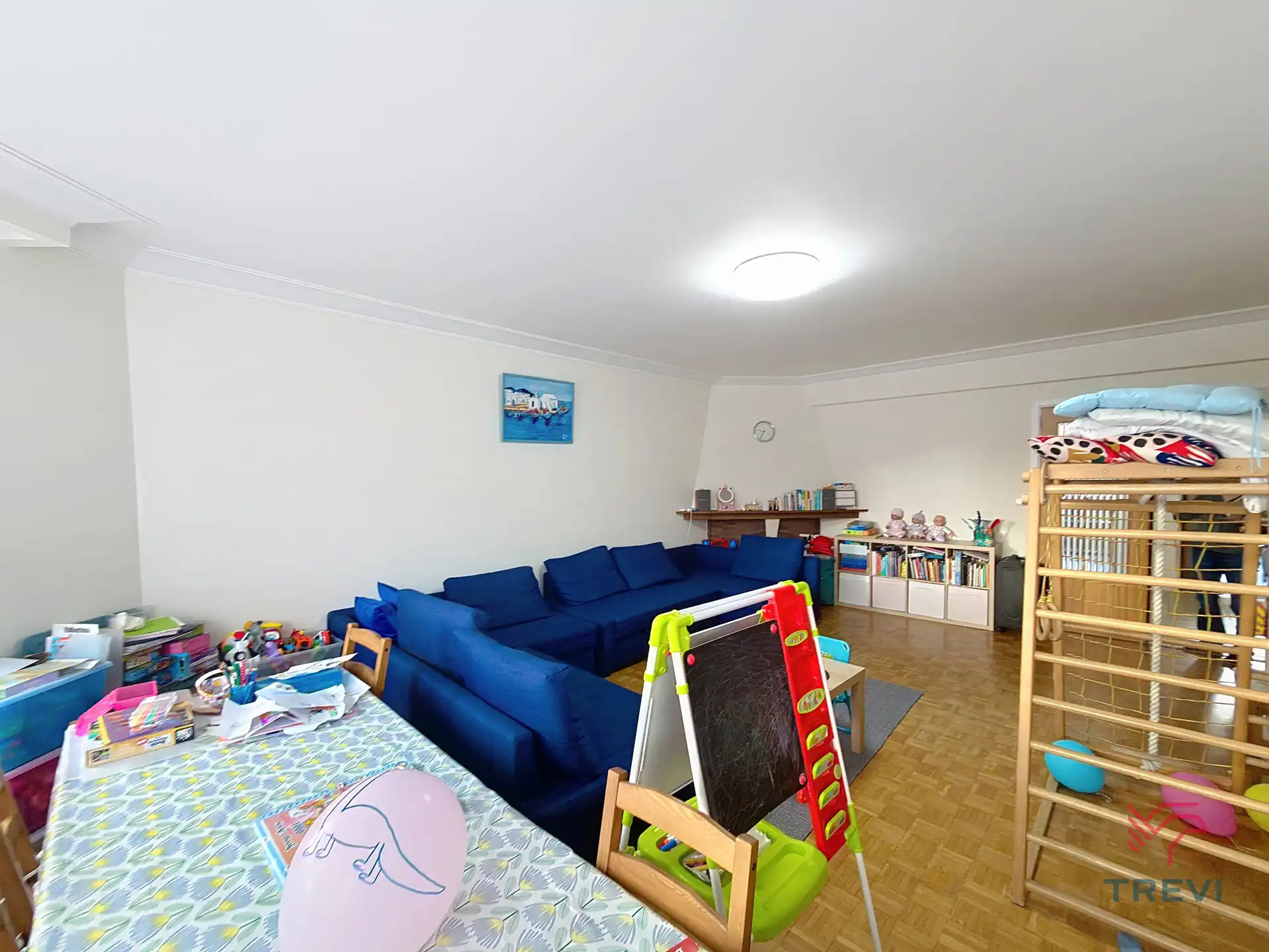 Mooi, licht appartement - 2 slaapkamers vlakbij Altitude 100 foto 4