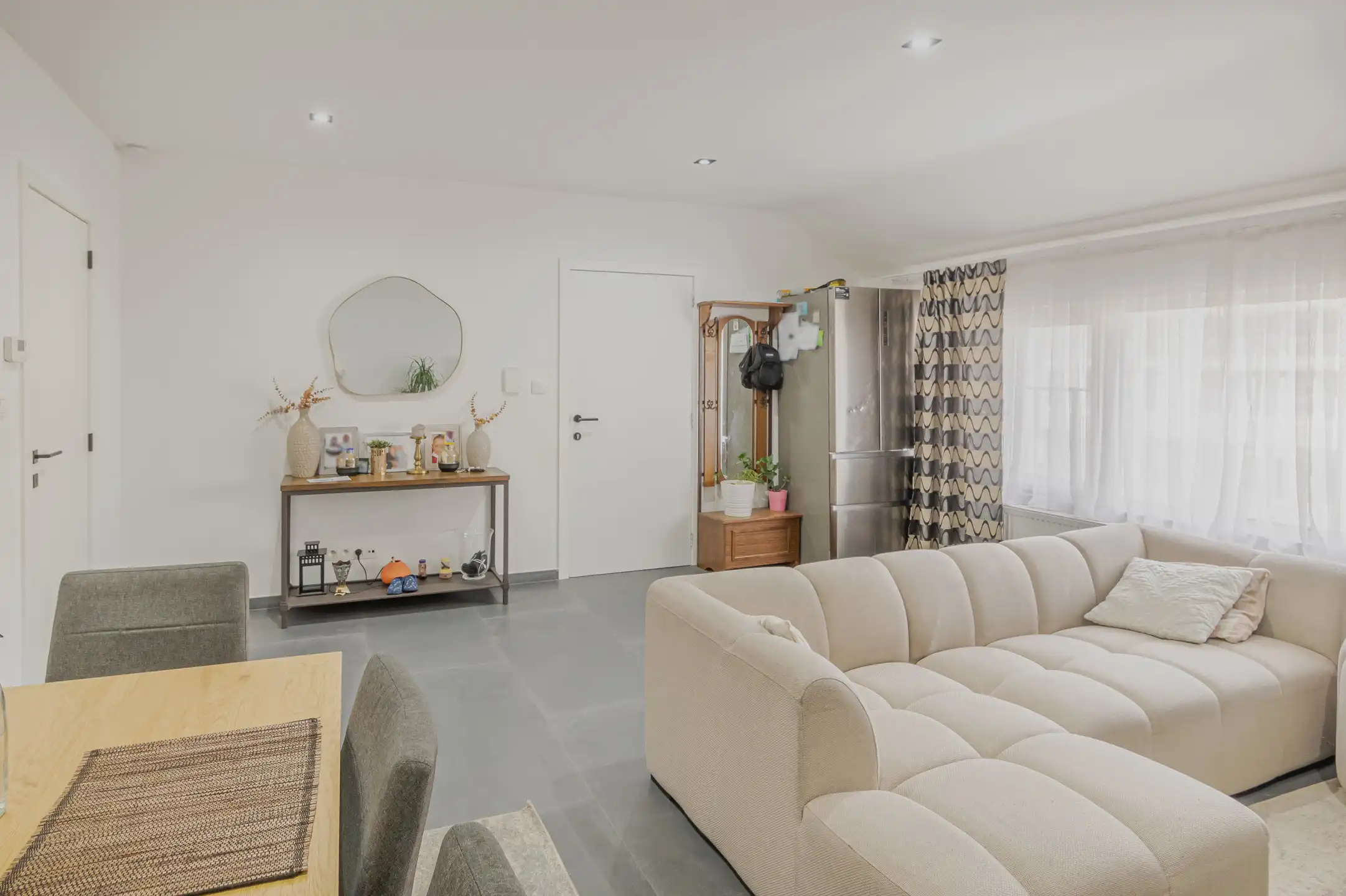 Instapklaar duplex appartement met terras in Willebroek foto 3