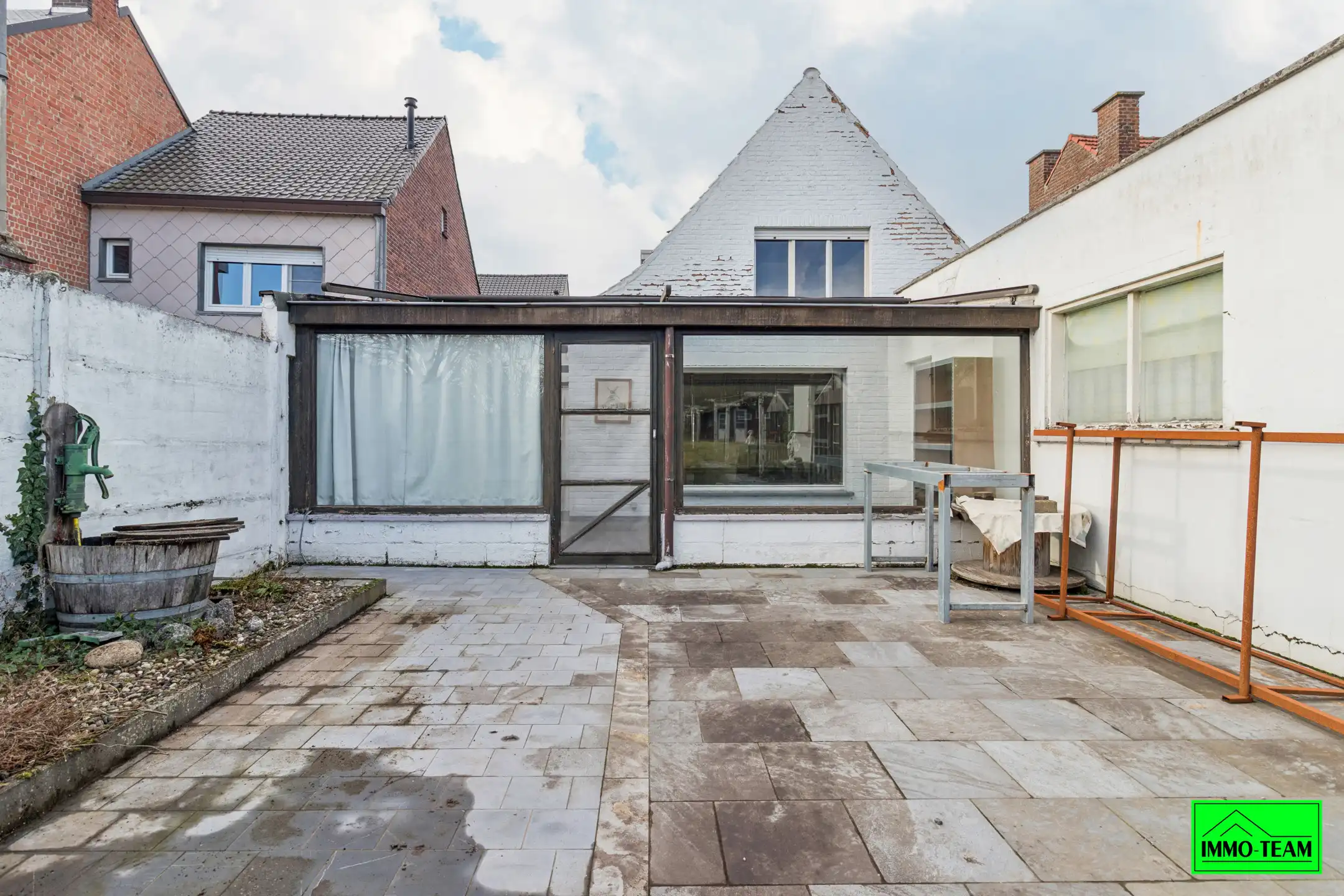 Te renoveren 4-gevel woning met garage en tuin foto 22