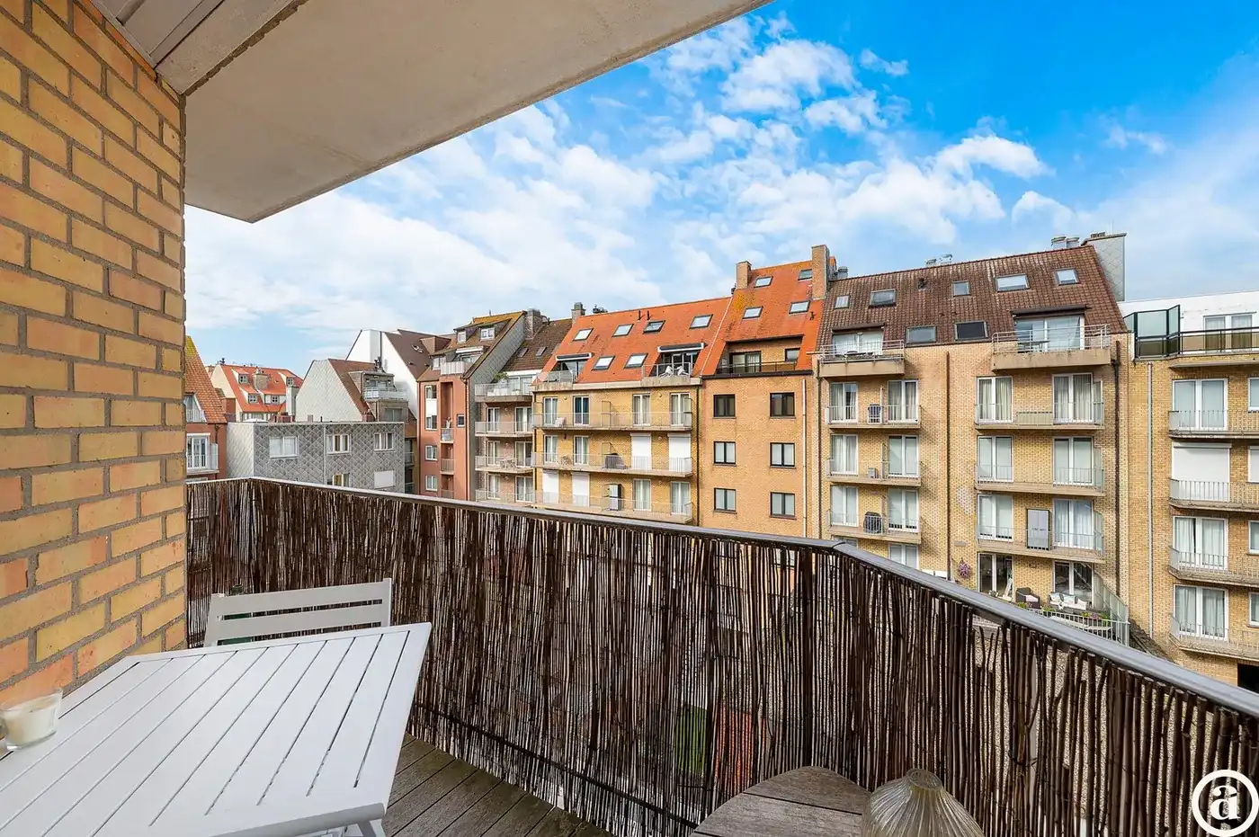 Luxueus gerenoveerd 3-slaapkamerappartement nabij de Zeedijk foto 18