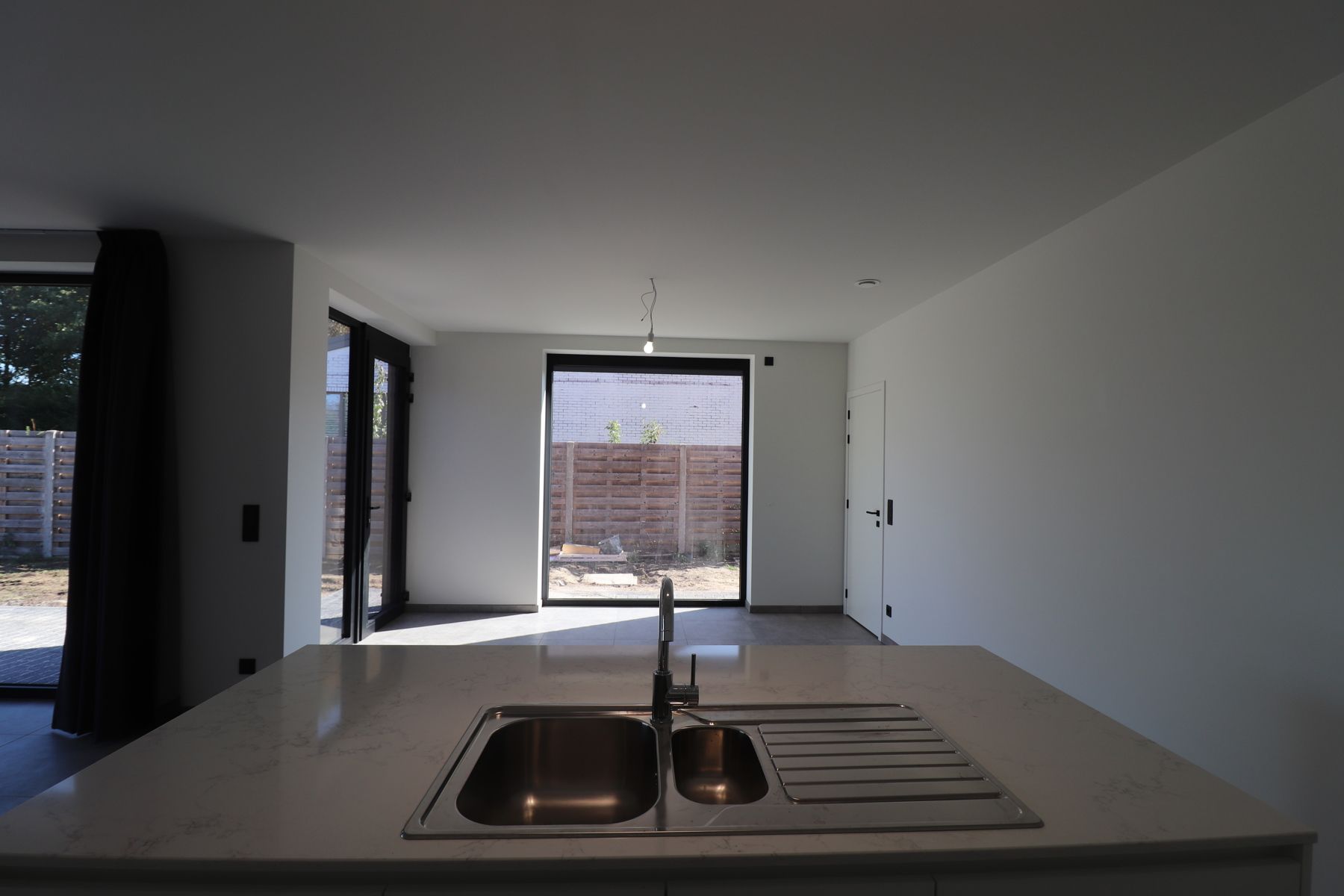 Energiezuinige nieuwbouwwoning (E12) met 3-4 slaapkamers en tuin met tuinberging. foto 8