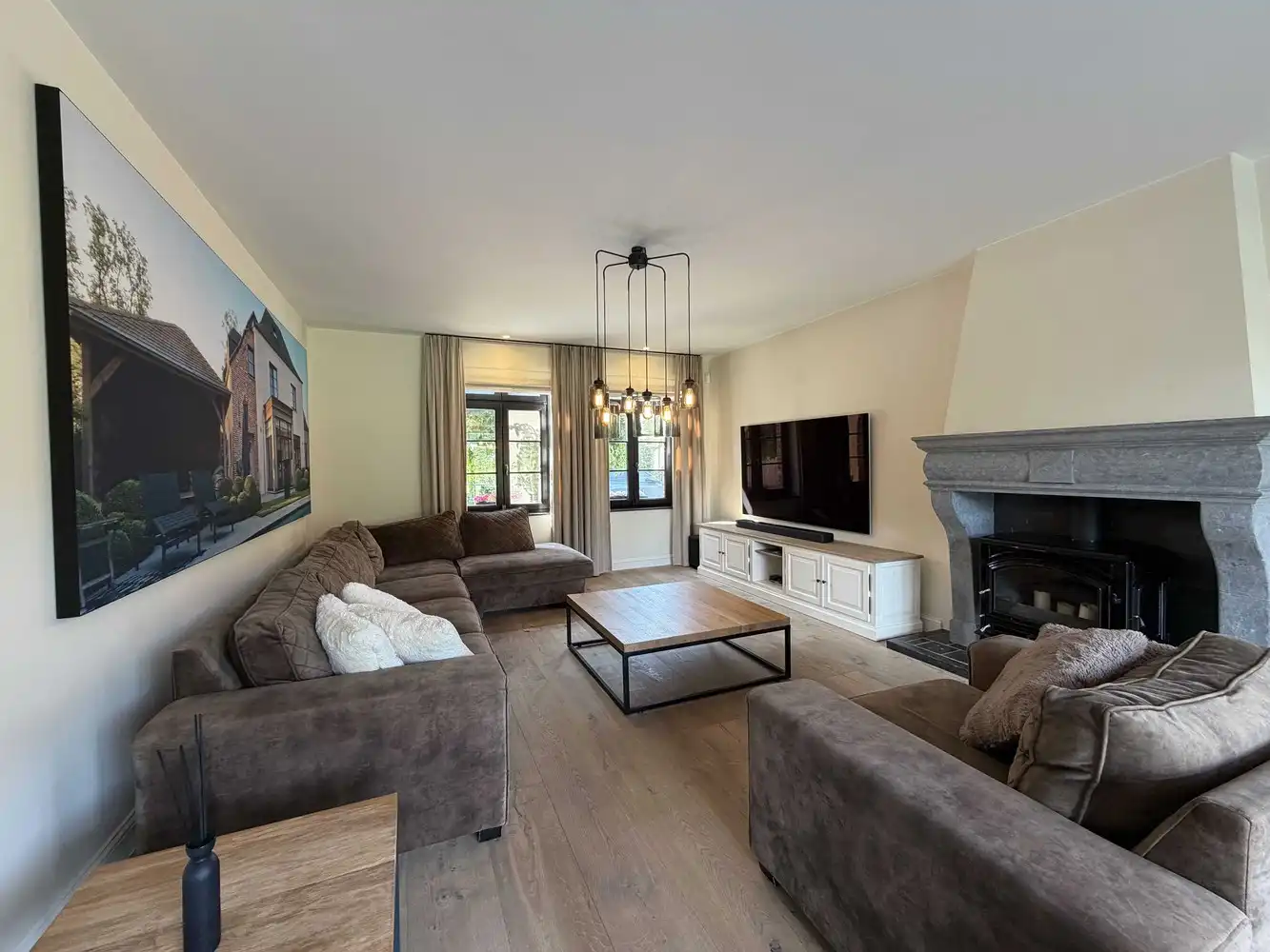 Klassevolle, recente villa (bouwjaar 2016) met hoogwaardige afwerking foto 12