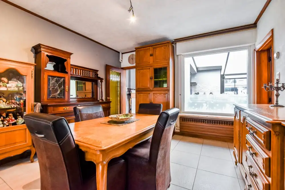 Instapklare GEZINSWONING met o.a. 3 slpks, zonnige STADSKOER en atelier te Blankenberge ! foto 6