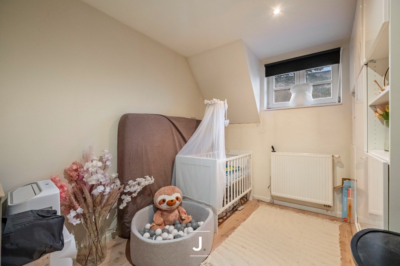 Charmante instapklare burgerwoning op de markt van Heule: een perfecte starterswoning of investering! foto 14