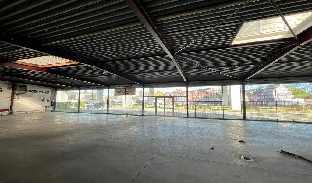 Winkel te huur vlakbij afrit E17 in Gentbrugge foto 3
