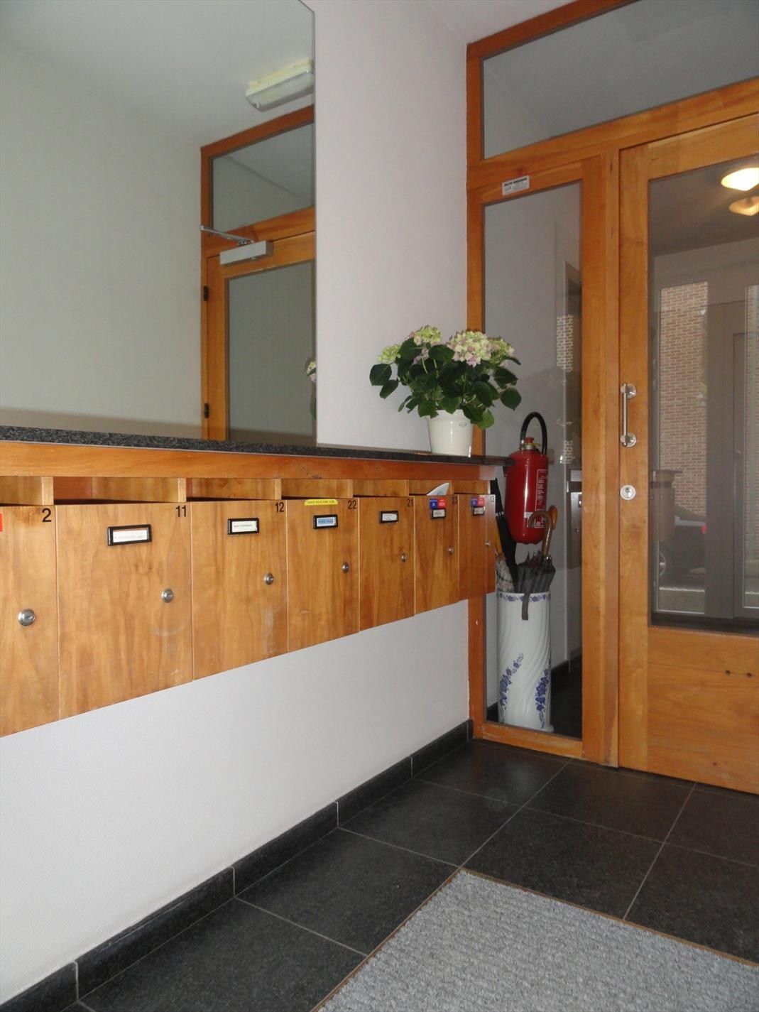 Comfortabel appartement in centrum van Bilzen, 2 slpk, balkon en ondergrondse autostandplaats  foto 12