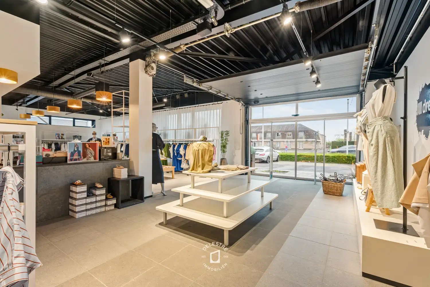 COMMERCIEEL PAND OP TOPLIGGING IN KUURNE NAAST CARDOEN EN MAZDA foto 7