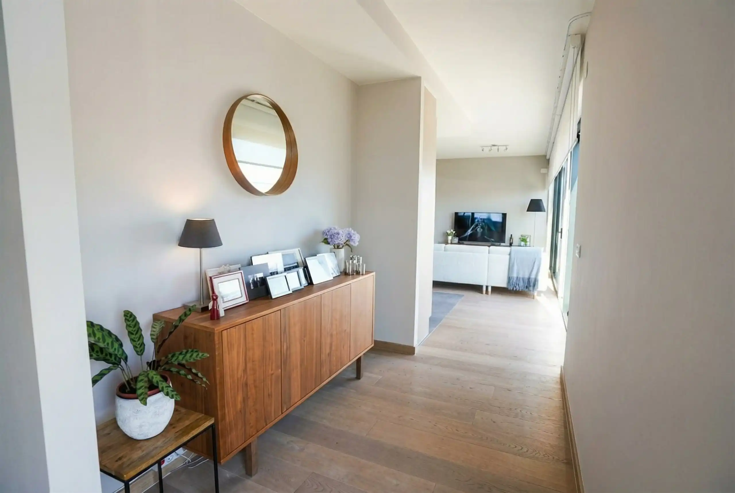 Onweerstaanbare serviceflat met grote staanplaats en terras! foto 7