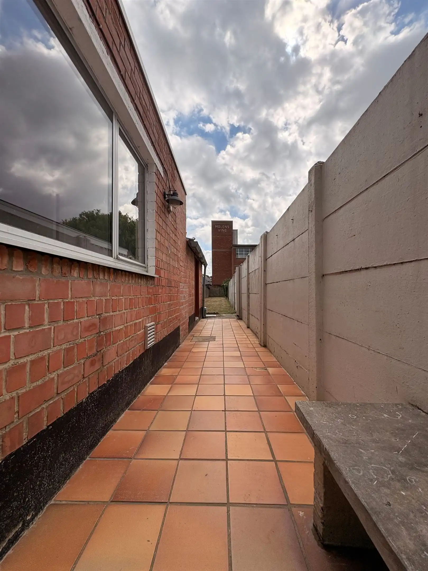 Gerenoveerde rijwoning met tuin foto 18