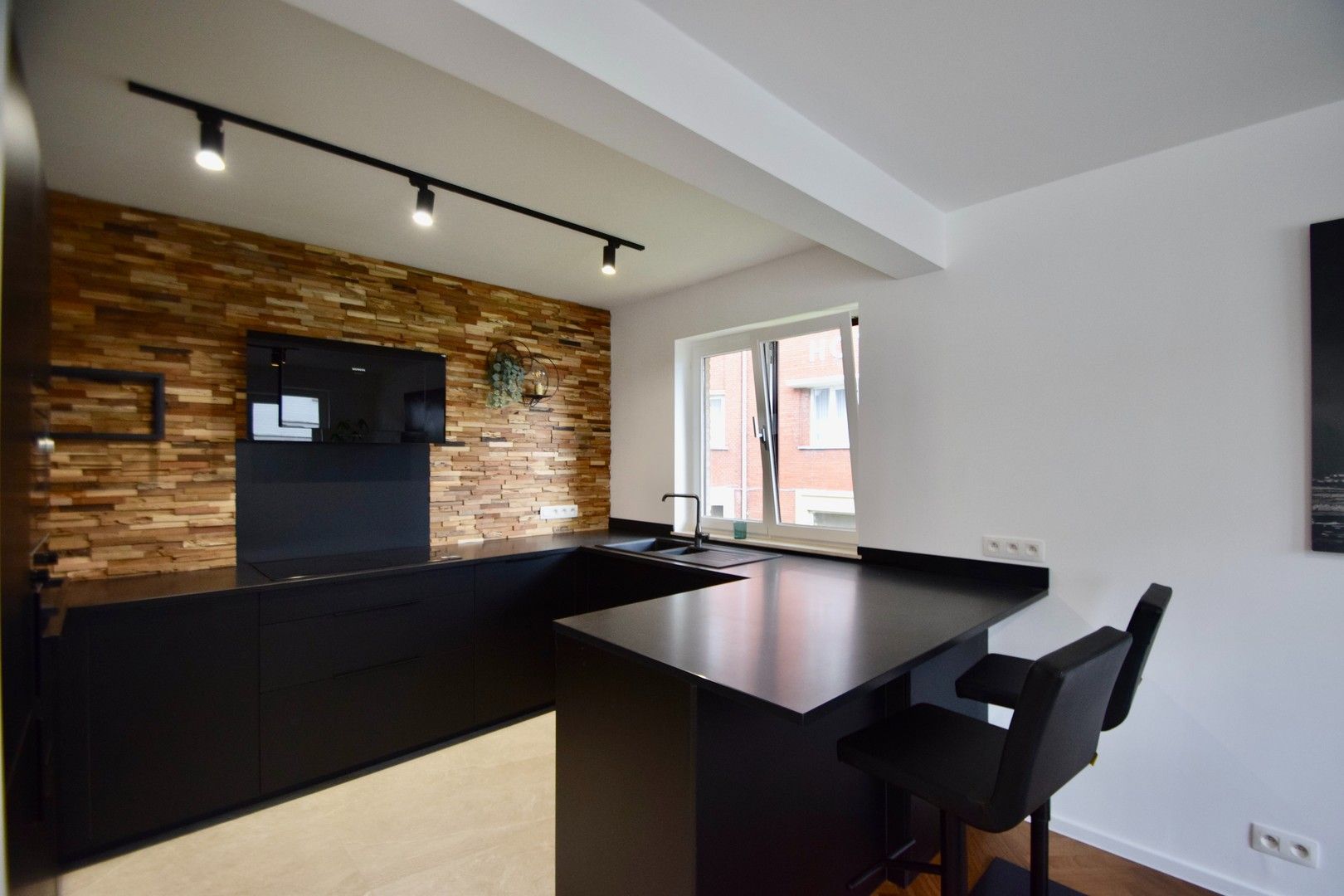 Gerenoveerd appartement met 3 slaapkamers in Duinbergen, vlakbij het strand. foto 10