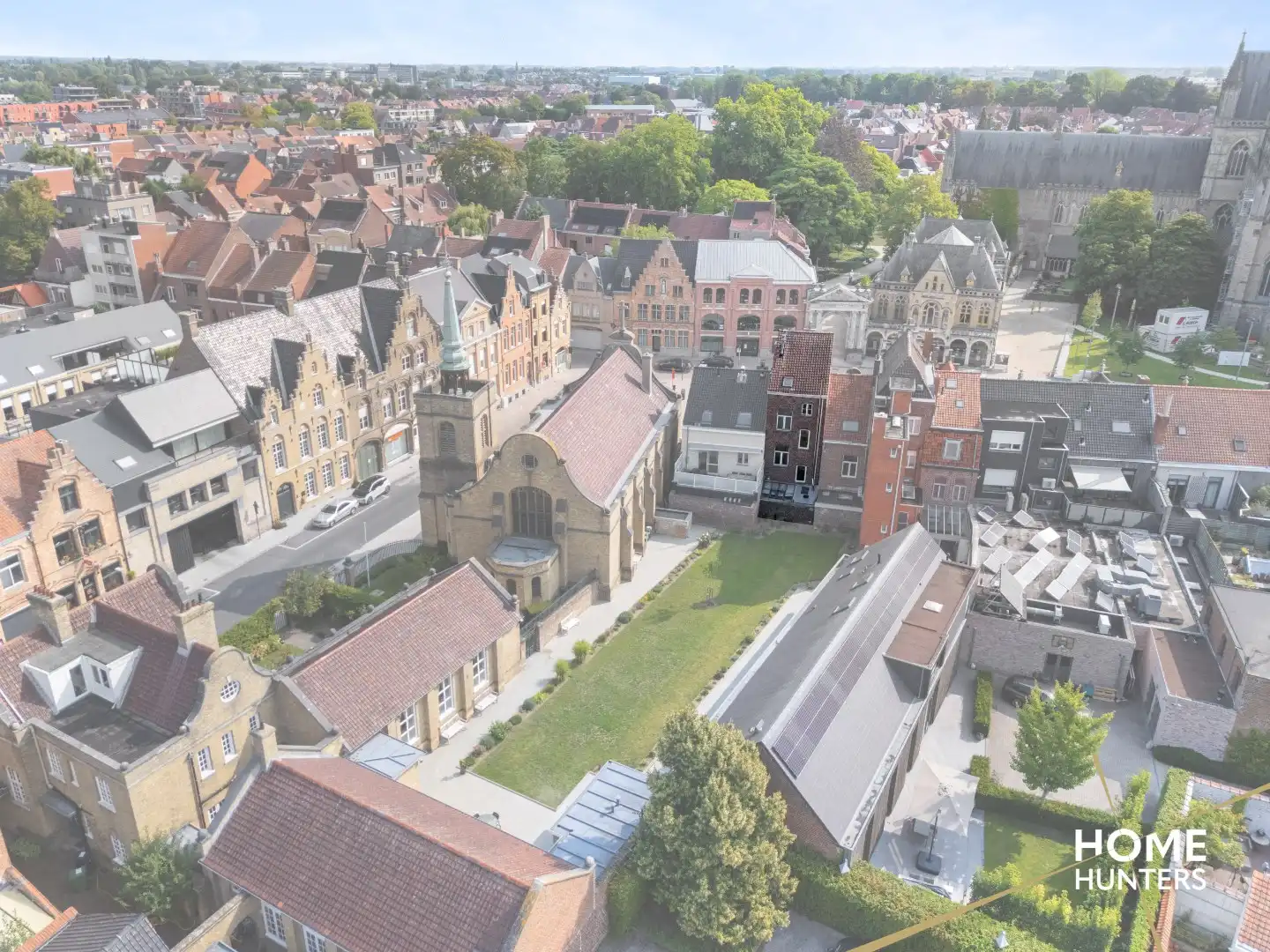 Een verborgen parel in het hart van Ieper – wonen, werken én genieten op één unieke locatie foto 8