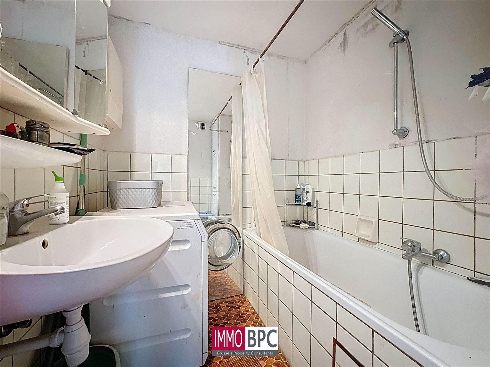 Te renoveren 2-slaapkamerappartement met zuidgericht terras foto 10