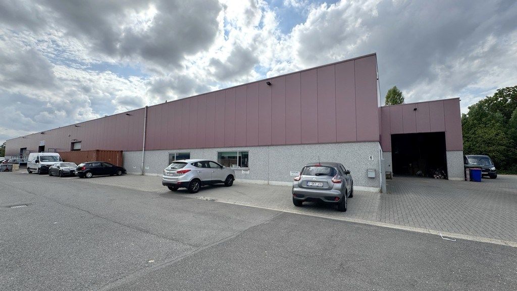 Loods met kantoor te huur nabij E313 te Wommelgem foto 12