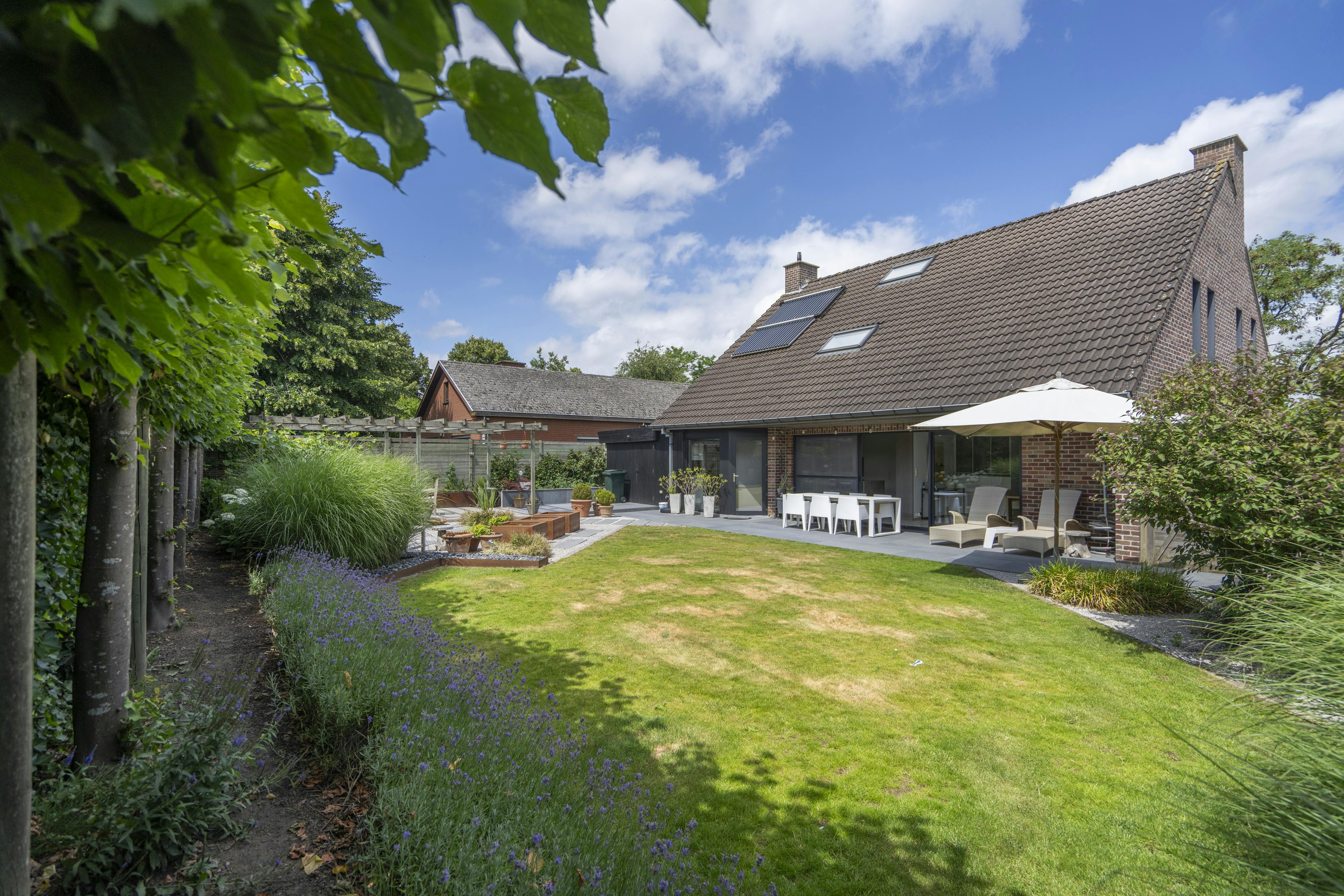 Instapklare villa te koop  met tuin en garage in Kortrijk foto 3