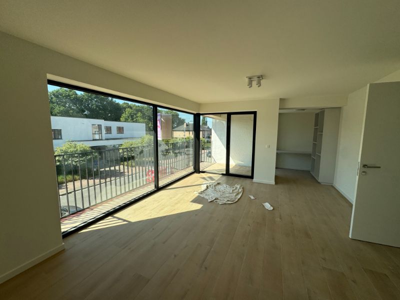 GLOEDNIEUW app 1e VD met 2 slaapkamers en 2 terrassen! foto 3