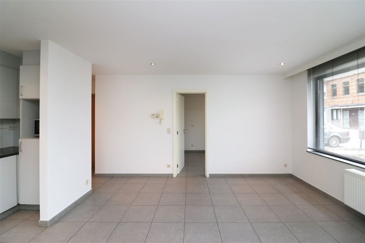 Gelijkvloers app met 1 slpk, terras, nabij station foto 21