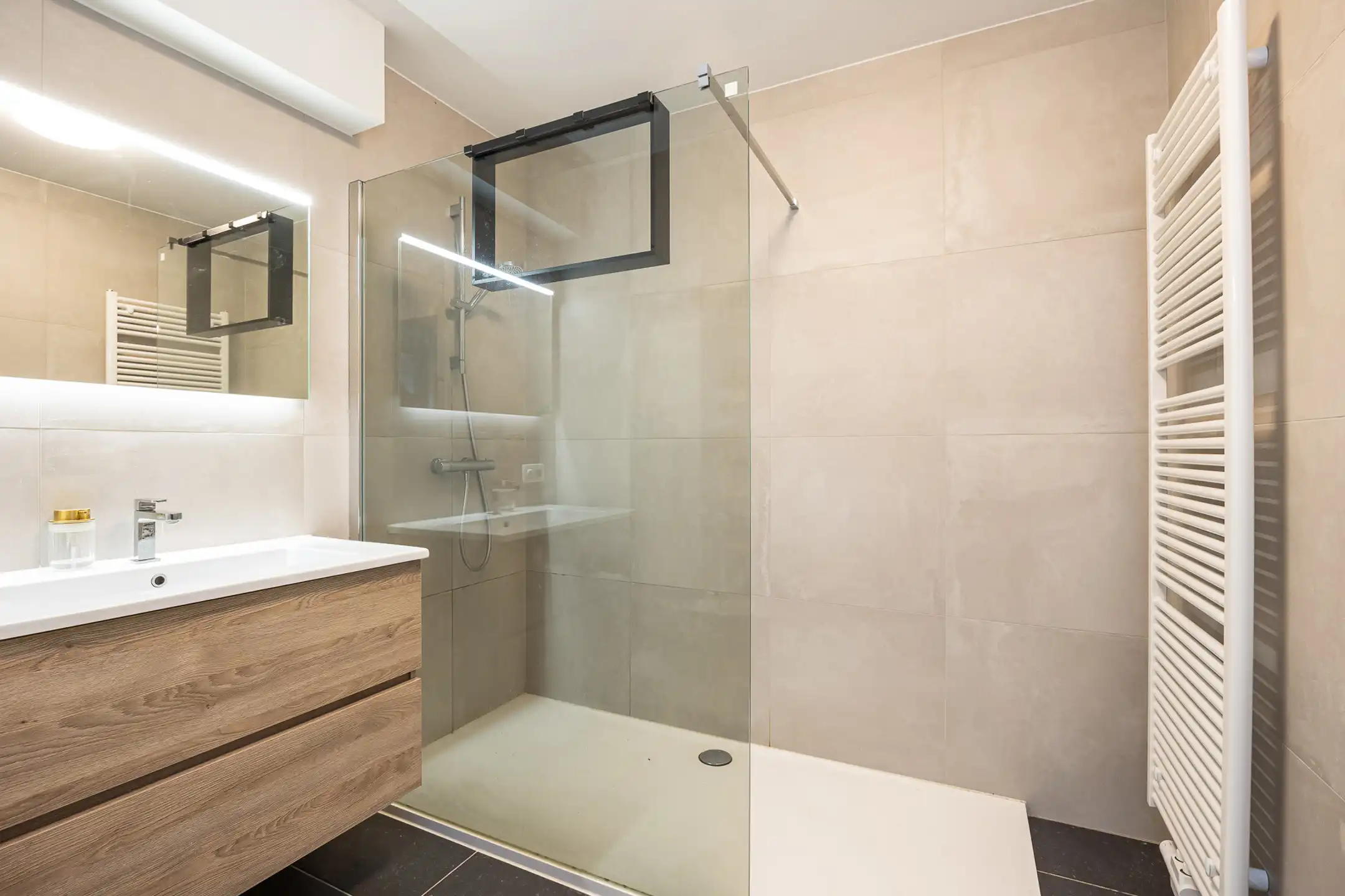 Gelijkvloers appartement met uniek terras op toplocatie foto 11