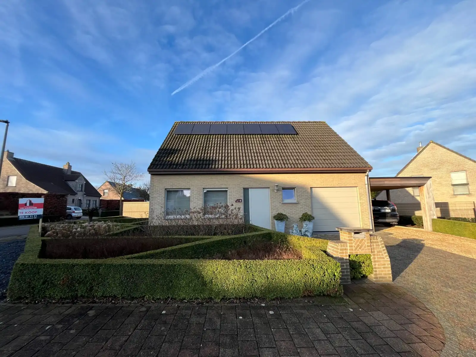 Instapklare alleenstaande woning in rustige wijk nabij centrum Waregem  te koop foto 2