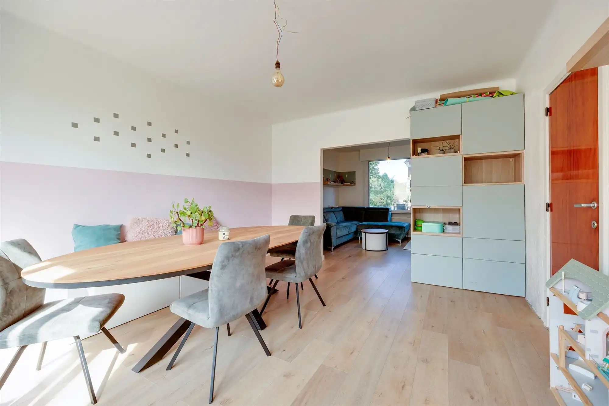 Instapklare woning met 4 (mog 5.) slaapkamers en tuin op rustige locatie!  foto 3