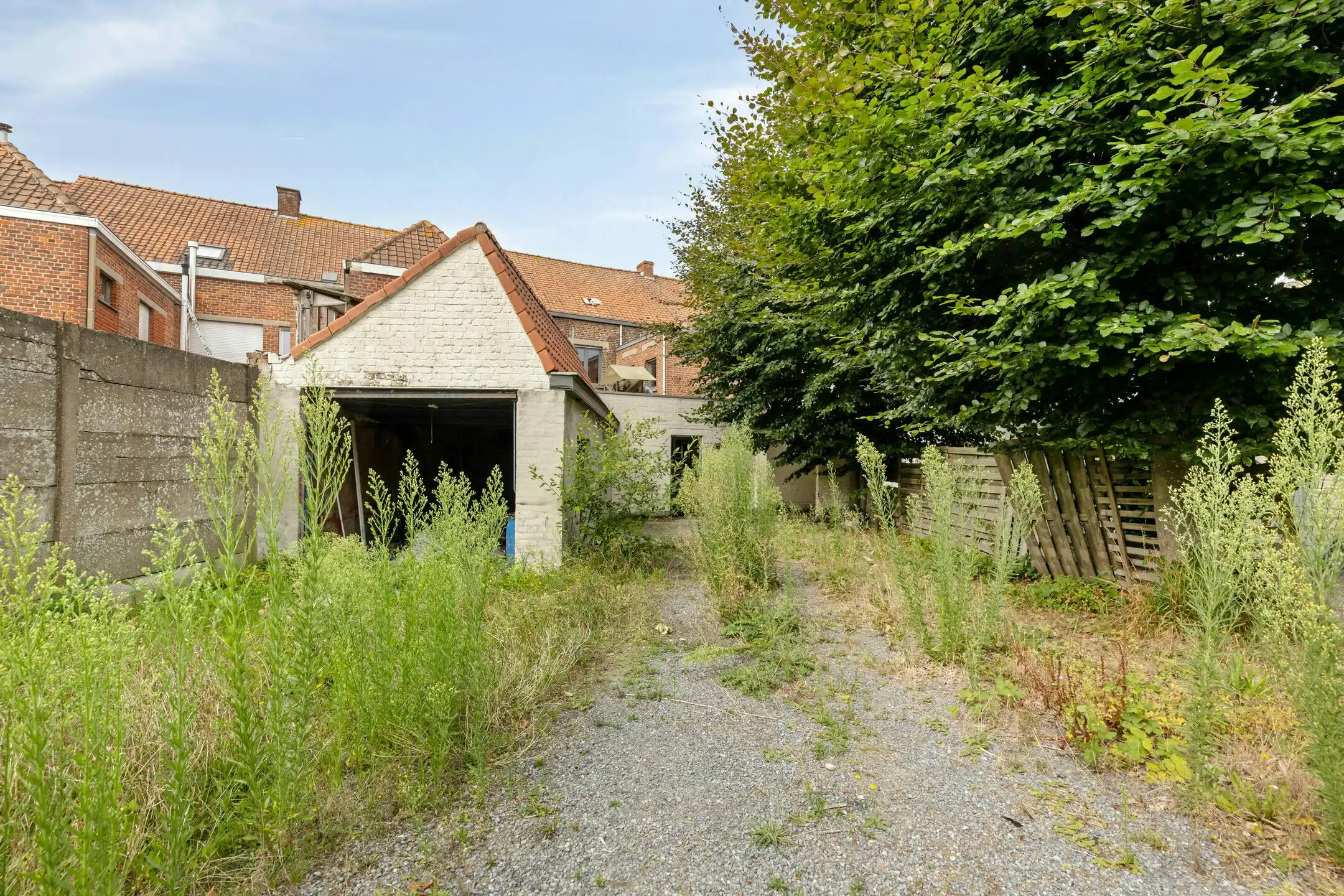 Groot huis te koop nabij centrum Ingelmunster! foto {{pictureIndex}}