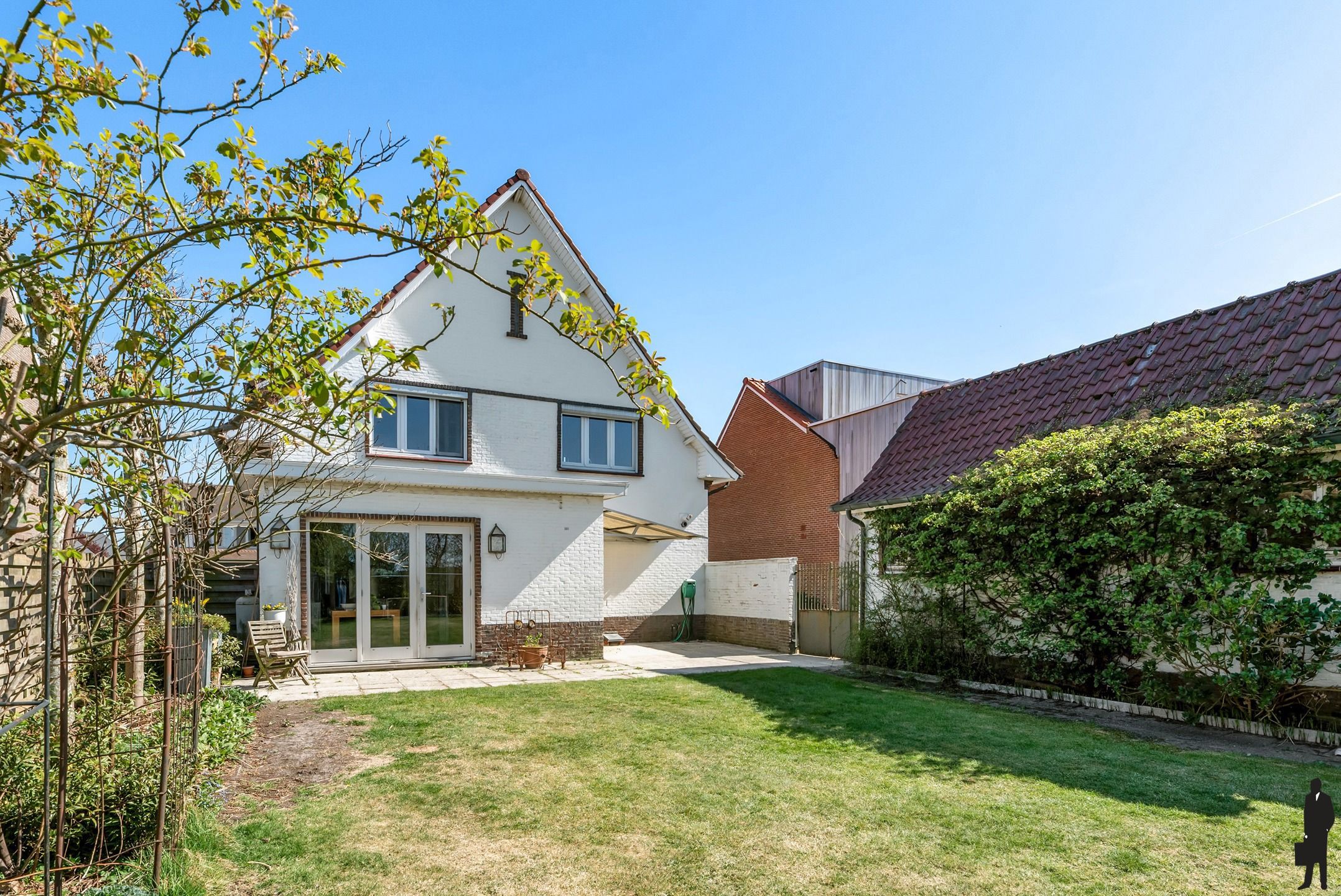 Karakteristieke woning met 5 slpk. en westtuin op 799m² foto 23