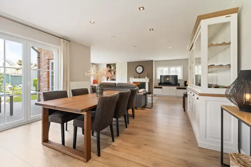 Roeselare - Instapklare gezinswoning met prachtige tuin foto 5