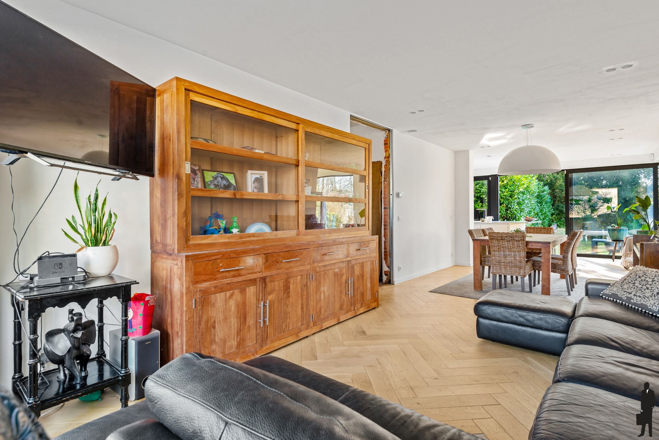 (Deels) gerenoveerde woning met ZW parktuin (ca. 1968m²) foto 23