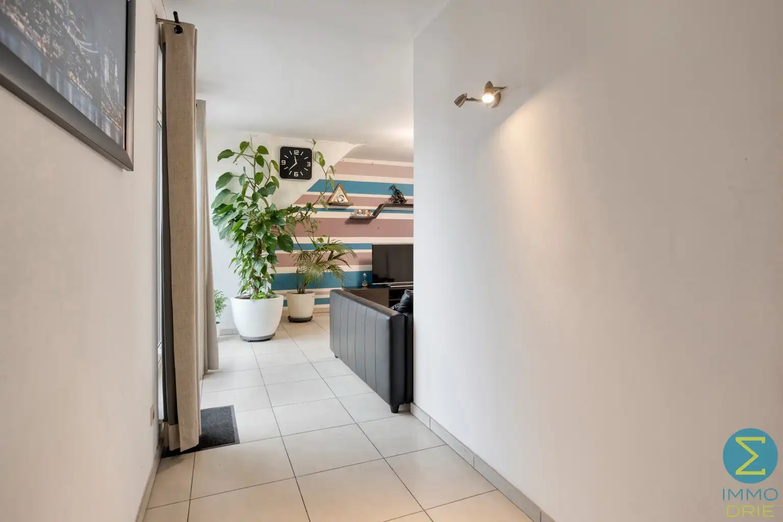 Gezellig dakappartement met 1 slaapkamer, terras en carport. foto 4