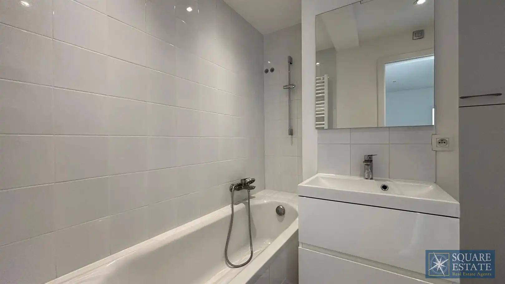 Charmant appartement met 2 slaapkamers en een terras foto 9