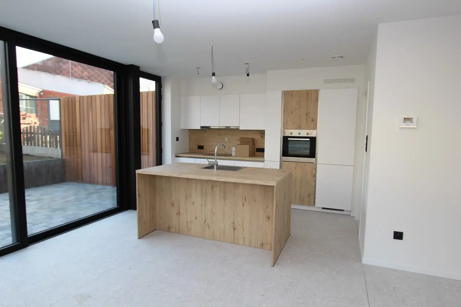 PRACHTIG AFGEWERKTE WONING (2020) foto 3