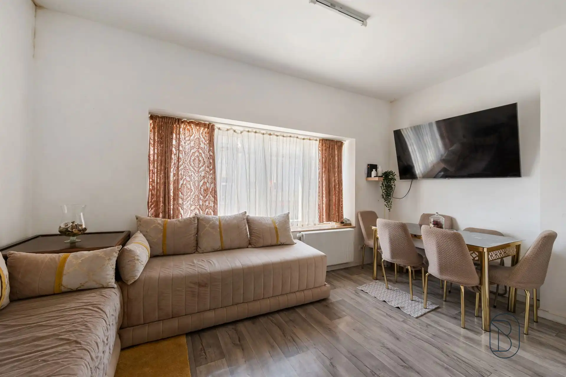 Goedgelegen gerenoveerde woning foto 10