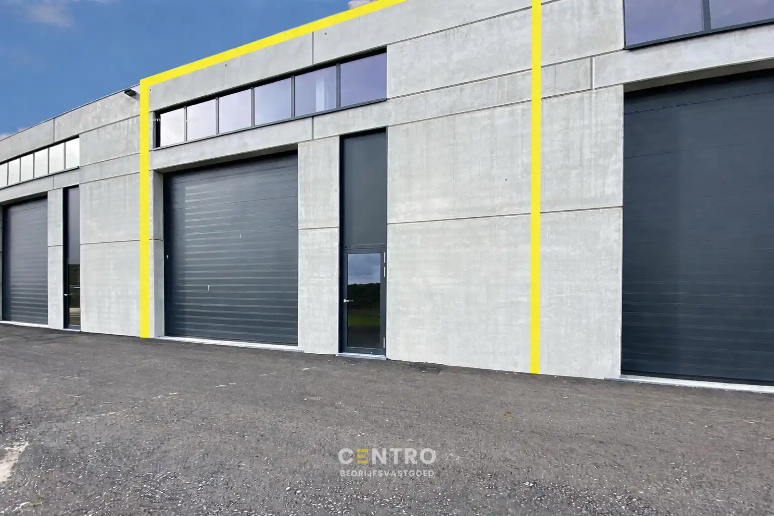 NB OPSLAGRUIMTE (178m²) te koop met 2 private parkeerplaatsen op ambachtelijke zone te Middelkerke! foto 2