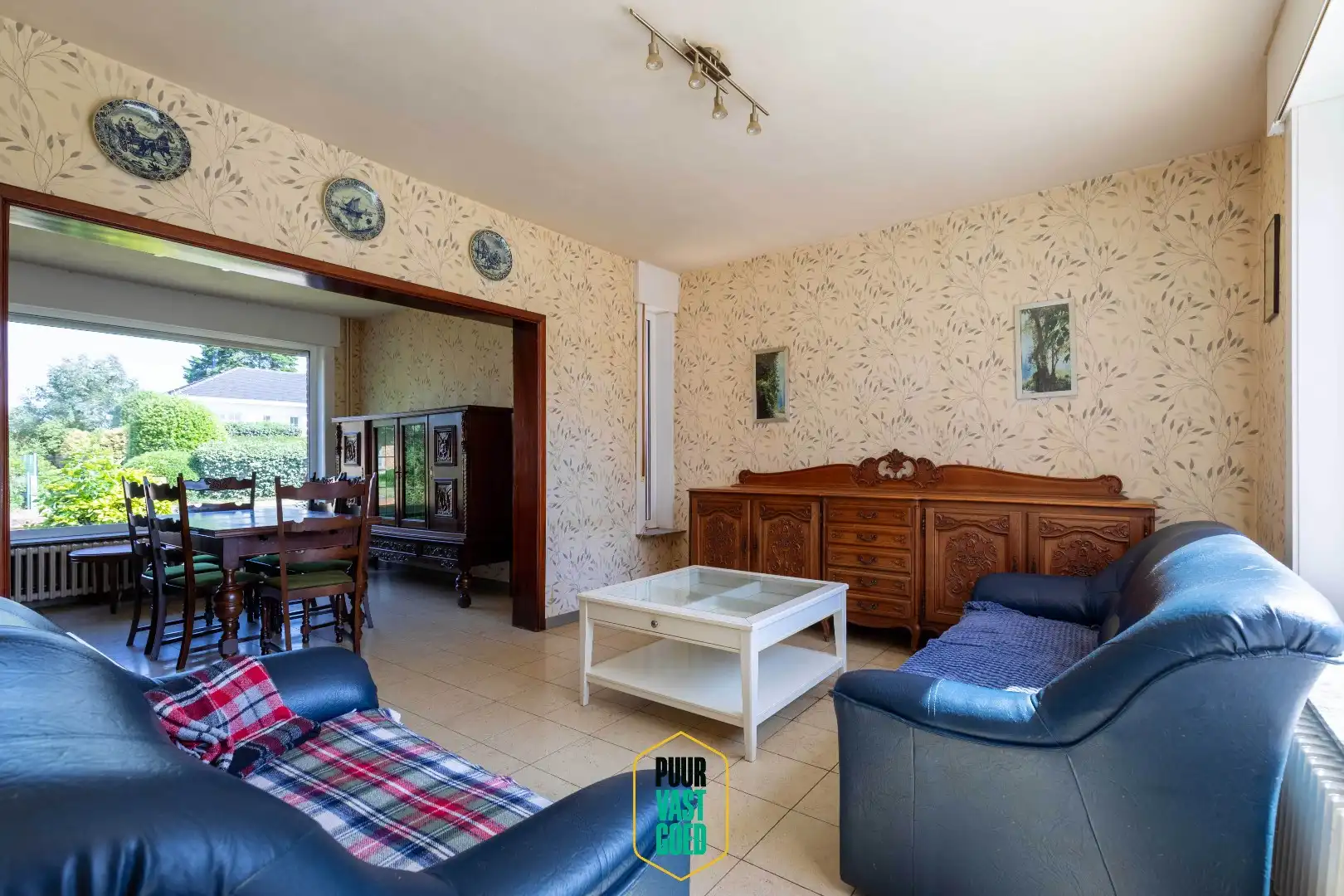 Degelijk halfopen woonhuis  met aparte boei en zuidgerichte tuin, op 534 m² grond foto 8